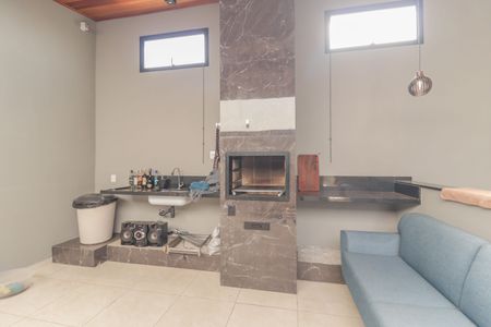 Casa à venda com 241m², 3 quartos e 2 vagasEdicula