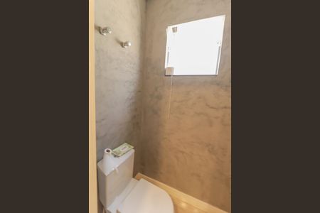 Casa à venda com 241m², 3 quartos e 2 vagasLavabo