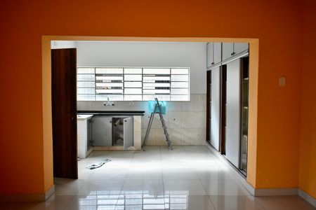 Casa à venda com 221m², 4 quartos e 3 vagas Casa à venda com 221m², 4 quartos e 3 vagasCozinha