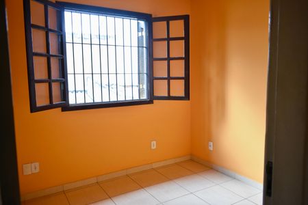 Casa à venda com 221m², 4 quartos e 3 vagas Casa à venda com 221m², 4 quartos e 3 vagasQuarto 3