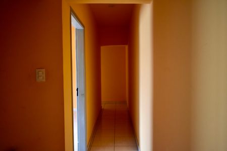 Casa à venda com 221m², 4 quartos e 3 vagas Casa à venda com 221m², 4 quartos e 3 vagasCorredor