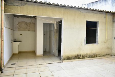 Casa à venda com 221m², 4 quartos e 3 vagas Casa à venda com 221m², 4 quartos e 3 vagasQuintal