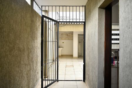 Casa à venda com 221m², 4 quartos e 3 vagas Casa à venda com 221m², 4 quartos e 3 vagasQuintal