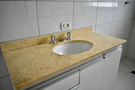 Casa à venda com 221m², 4 quartos e 3 vagas Casa à venda com 221m², 4 quartos e 3 vagasBanheiro Social