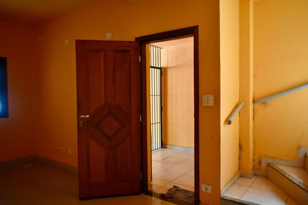 Casa à venda com 221m², 4 quartos e 3 vagas Casa à venda com 221m², 4 quartos e 3 vagasSala