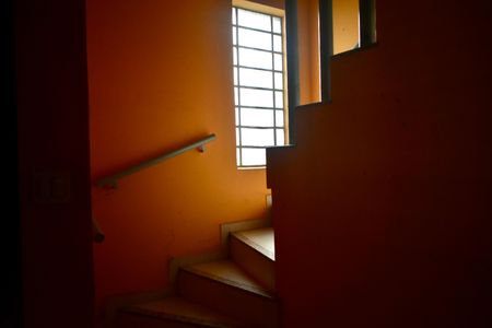 Casa à venda com 221m², 4 quartos e 3 vagas Casa à venda com 221m², 4 quartos e 3 vagasEscadas