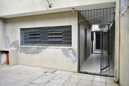 Casa à venda com 221m², 4 quartos e 3 vagas Casa à venda com 221m², 4 quartos e 3 vagasQuintal