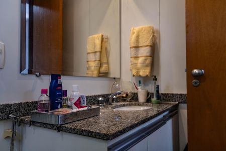 Apartamento à venda com 120m², 3 quartos e 2 vagasBanheiro da Suíte