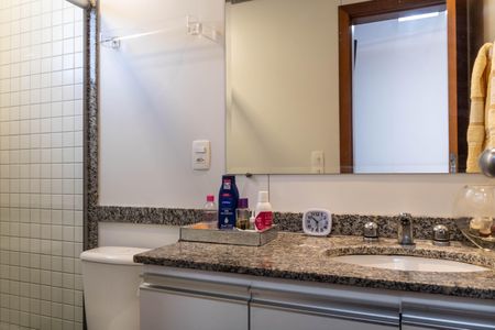 Apartamento à venda com 120m², 3 quartos e 2 vagasBanheiro da Suíte