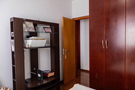 Apartamento à venda com 120m², 3 quartos e 2 vagasQuarto 2