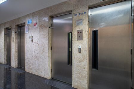 Apartamento à venda com 44m², 1 quarto e sem vagaÁrea comum - Elevadores