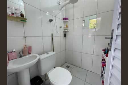 Casa à venda com 160m², 6 quartos e 3 vagas Casa à venda com 160m², 6 quartos e 3 vagasBanheiro 4