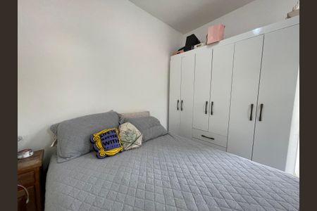 Casa à venda com 160m², 6 quartos e 3 vagas Casa à venda com 160m², 6 quartos e 3 vagasQuarto 5