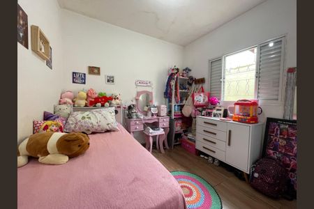 Casa à venda com 160m², 6 quartos e 3 vagas Casa à venda com 160m², 6 quartos e 3 vagasQuarto 2