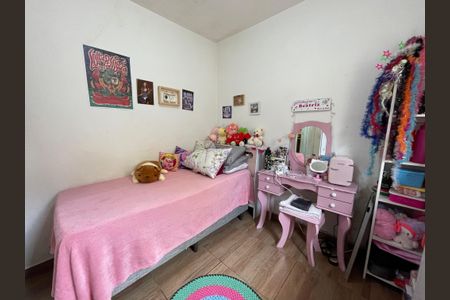 Casa à venda com 160m², 6 quartos e 3 vagas Casa à venda com 160m², 6 quartos e 3 vagasQuarto 2