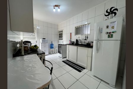 Casa à venda com 160m², 6 quartos e 3 vagas Casa à venda com 160m², 6 quartos e 3 vagasCozinha