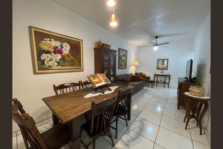 Casa à venda com 160m², 6 quartos e 3 vagas Casa à venda com 160m², 6 quartos e 3 vagasSala