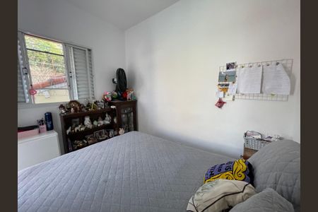 Casa à venda com 160m², 6 quartos e 3 vagas Casa à venda com 160m², 6 quartos e 3 vagasQuarto 5