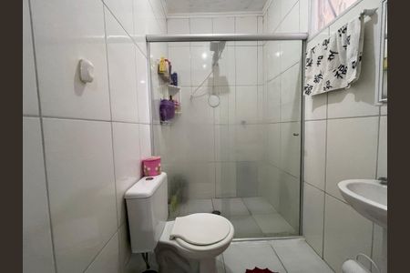 Casa à venda com 160m², 6 quartos e 3 vagas Casa à venda com 160m², 6 quartos e 3 vagasBanheiro 1