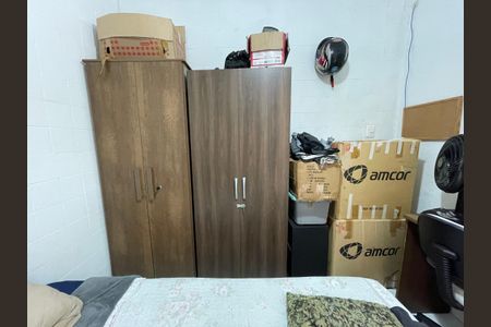 Casa à venda com 160m², 6 quartos e 3 vagas Casa à venda com 160m², 6 quartos e 3 vagasQuarto 4