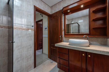 Casa para alugar com 500m², 5 quartos e 5 vagasBanheiro social 2