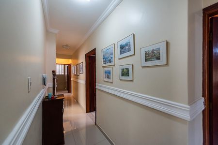 Casa para alugar com 500m², 5 quartos e 5 vagasCorredor