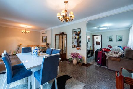 Casa para alugar com 500m², 5 quartos e 5 vagasSala