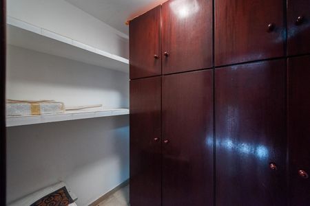 Casa para alugar com 500m², 5 quartos e 5 vagasQuarto de serviço