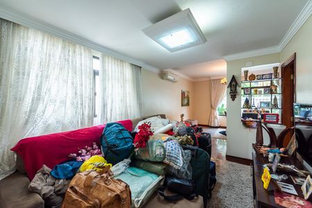 Casa para alugar com 500m², 5 quartos e 5 vagasSala de TV