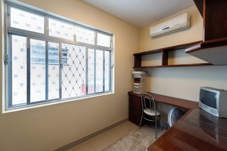 Casa para alugar com 500m², 5 quartos e 5 vagasEscritório