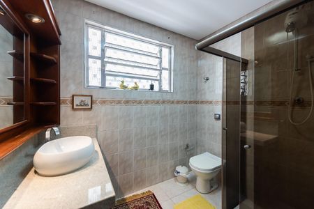 Casa para alugar com 500m², 5 quartos e 5 vagasBanheiro social 2