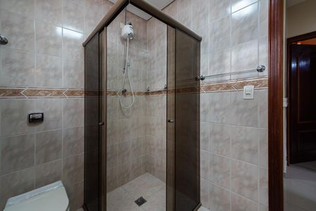 Casa para alugar com 500m², 5 quartos e 5 vagasBanheiro social 2