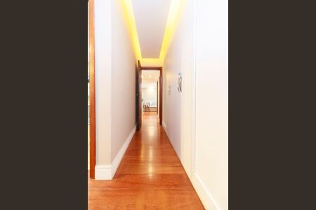 Apartamento à venda com 131m², 3 quartos e 2 vagasCorredor