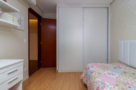 Apartamento à venda com 131m², 3 quartos e 2 vagasQuarto 2