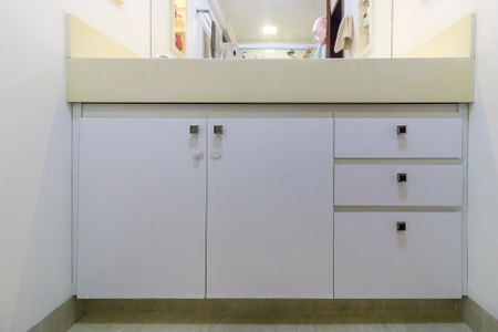 Apartamento à venda com 131m², 3 quartos e 2 vagasBanheiro da Suíte