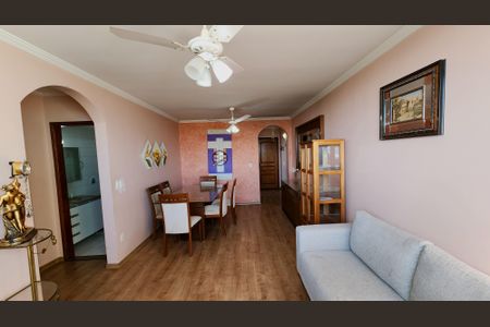 Apartamento à venda com 92m², 3 quartos e 1 vaga Apartamento à venda com 92m², 3 quartos e 1 vagaSala