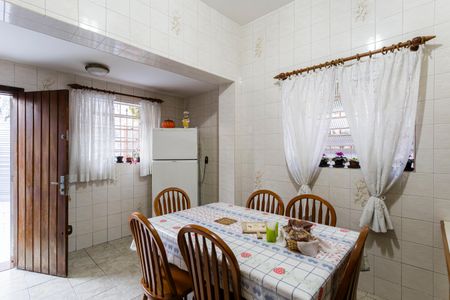 Casa à venda com 130m², 3 quartos e 3 vagas Casa à venda com 130m², 3 quartos e 3 vagasCozinha