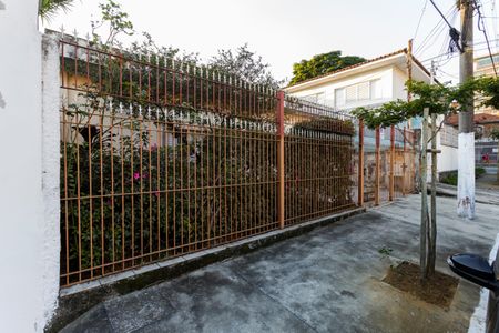Casa à venda com 130m², 3 quartos e 3 vagas Casa à venda com 130m², 3 quartos e 3 vagasFachada