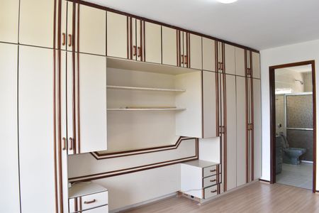 Casa para alugar com 173m², 3 quartos e 2 vagas Casa para alugar com 173m², 3 quartos e 2 vagasSuíte