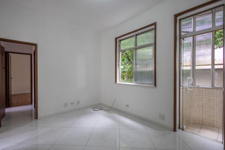 Apartamento para alugar com 64m², 2 quartos e sem vagaSala