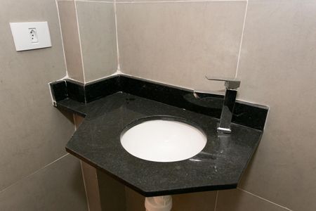 Apartamento à venda com 35m², 2 quartos e sem vaga Apartamento à venda com 35m², 2 quartos e sem vagaBanheiro