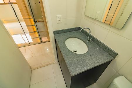 Apartamento para alugar com 64m², 2 quartos e 1 vaga Apartamento para alugar com 64m², 2 quartos e 1 vagaBanheiro da Suíte