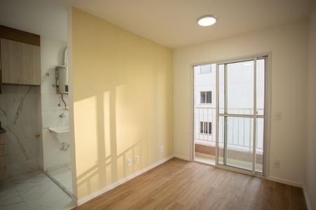 Apartamento à venda com 38m², 2 quartos e sem vaga Apartamento à venda com 38m², 2 quartos e sem vagaSala