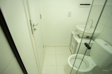 Apartamento à venda com 38m², 2 quartos e sem vaga Apartamento à venda com 38m², 2 quartos e sem vagaBanheiro Social