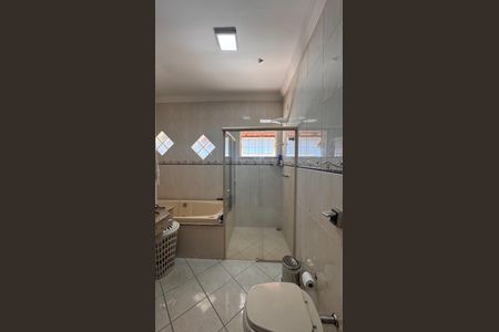 Casa à venda com 200m², 3 quartos e 3 vagasBanheiro