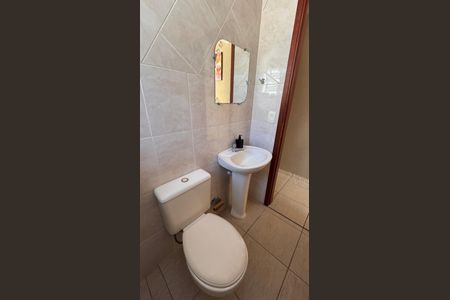 Casa à venda com 200m², 3 quartos e 3 vagasBanheiro de Serviço