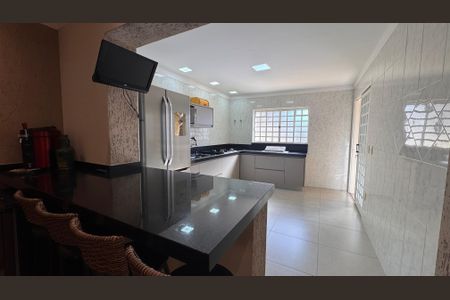 Casa à venda com 200m², 3 quartos e 3 vagasCozinha