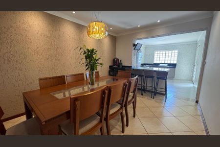 Casa à venda com 200m², 3 quartos e 3 vagasSala de Jantar