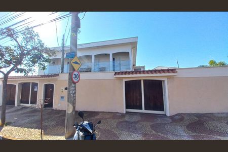 Casa para alugar com 235m², 6 quartos e 4 vagasFachada do Prédio