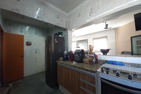 Casa para alugar com 235m², 6 quartos e 4 vagasCozinha